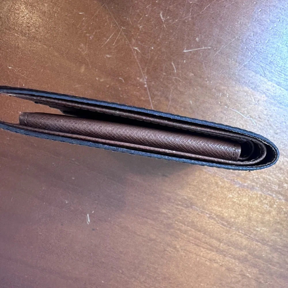 Louis Vuitton Monogram Portefeuille
Marco Bifold Wallet - Picture 3 of 12